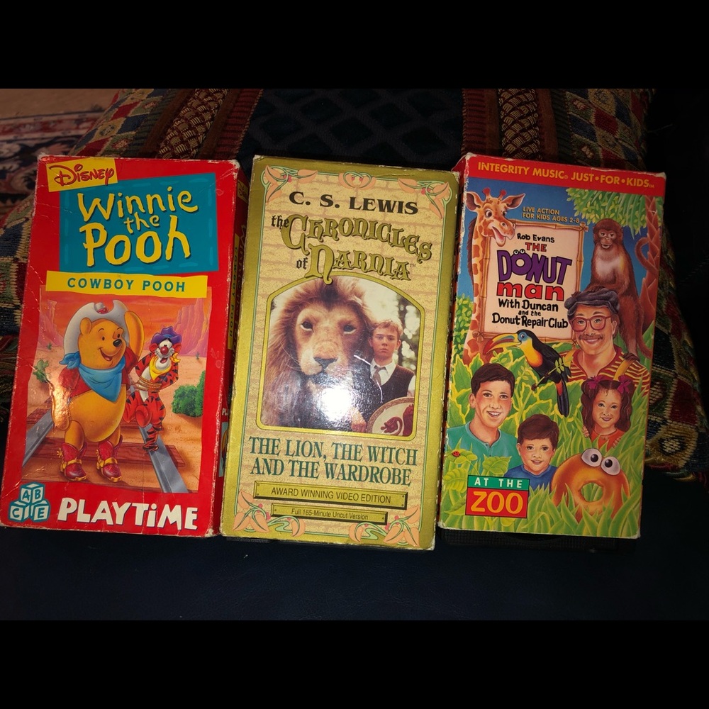 3 VHS tapes 1 Disney and 2 children videos